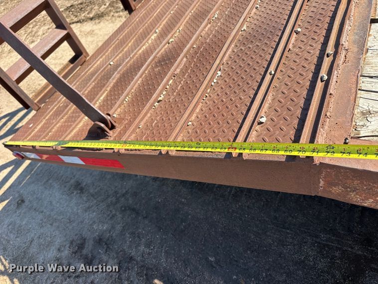 image for item OE9016 1979 Circle equipment trailer