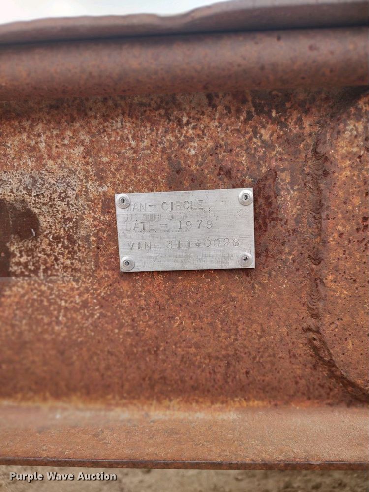 image for item OE9016 1979 Circle equipment trailer