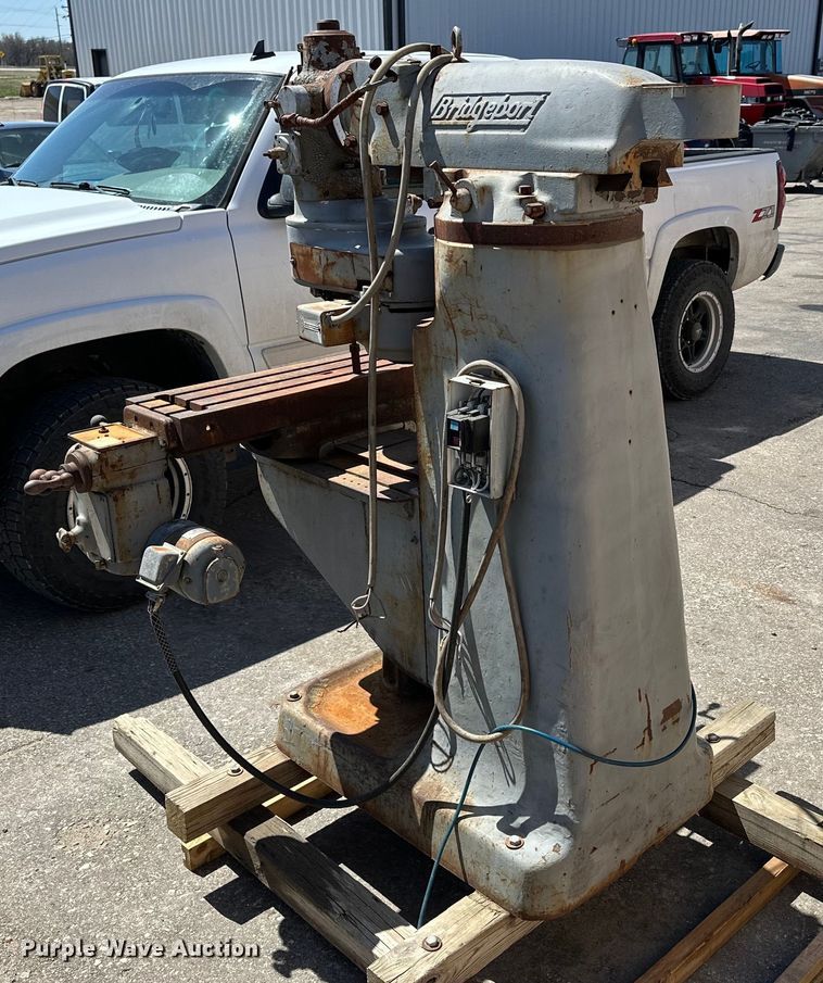 image for item OE9037 Bridgeport milling machine