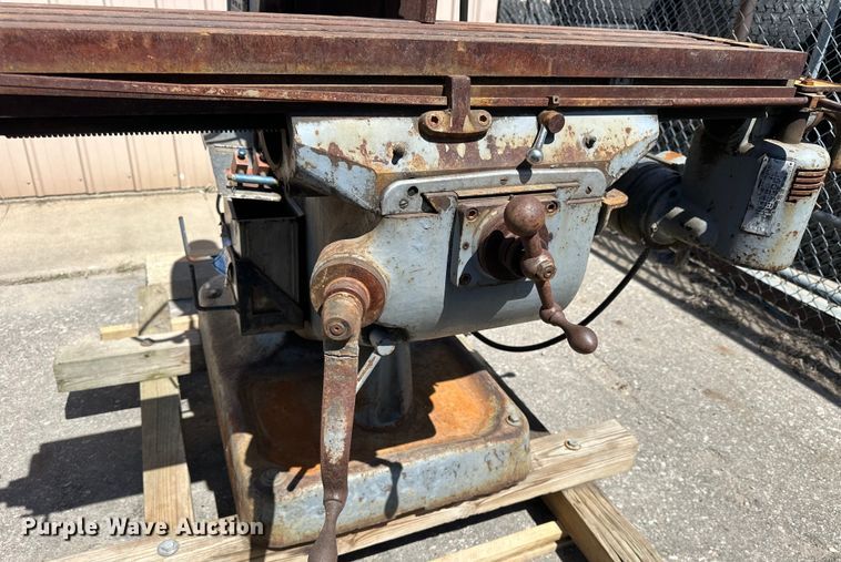 image for item OE9037 Bridgeport milling machine