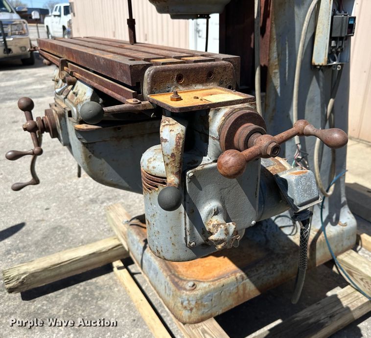 image for item OE9037 Bridgeport milling machine