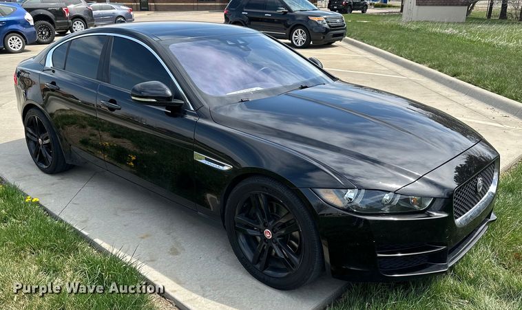 image for item OE9052 2017 Jaguar XE Premium 