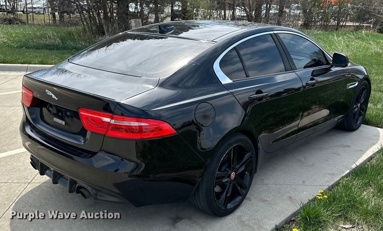 image for item OE9052 2017 Jaguar XE Premium 