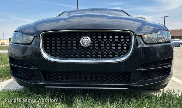 image for item OE9052 2017 Jaguar XE Premium 