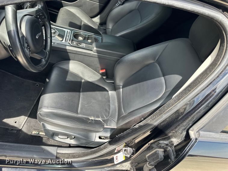 image for item OE9052 2017 Jaguar XE Premium 