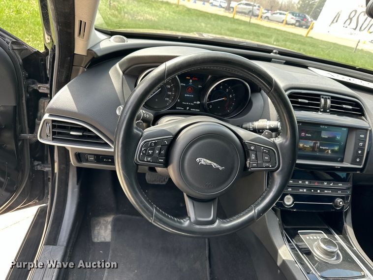 image for item OE9052 2017 Jaguar XE Premium 