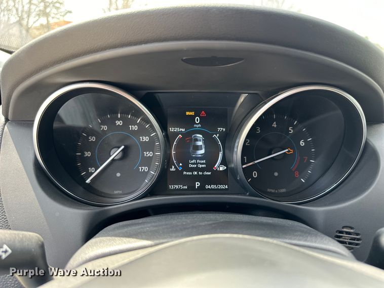 image for item OE9052 2017 Jaguar XE Premium 