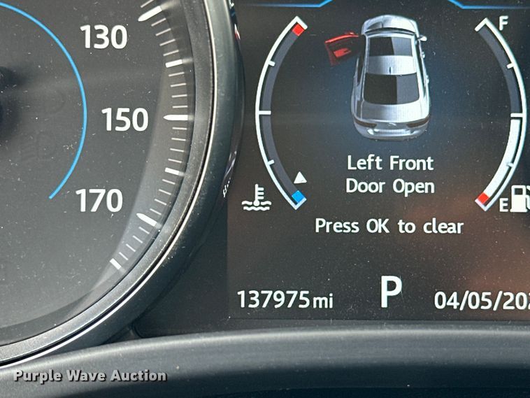 image for item OE9052 2017 Jaguar XE Premium 