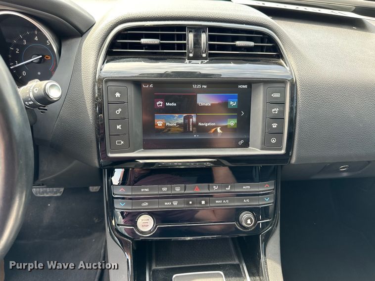 image for item OE9052 2017 Jaguar XE Premium 