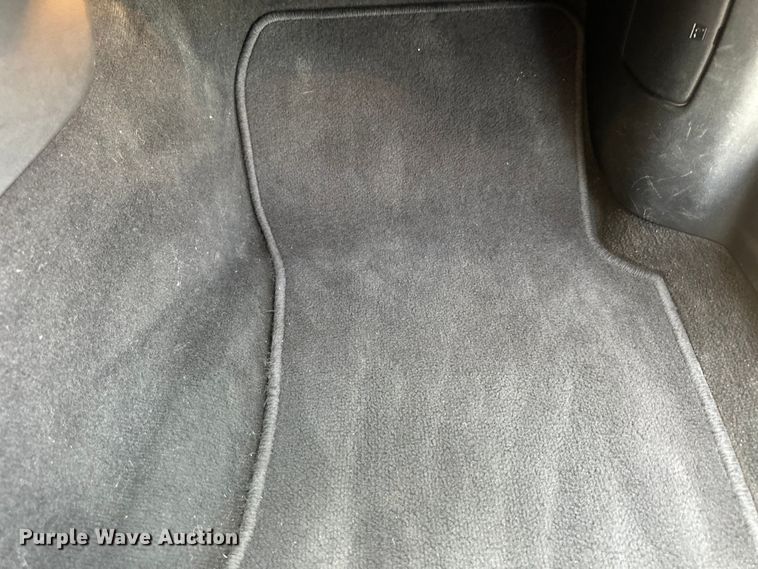 image for item OE9052 2017 Jaguar XE Premium 