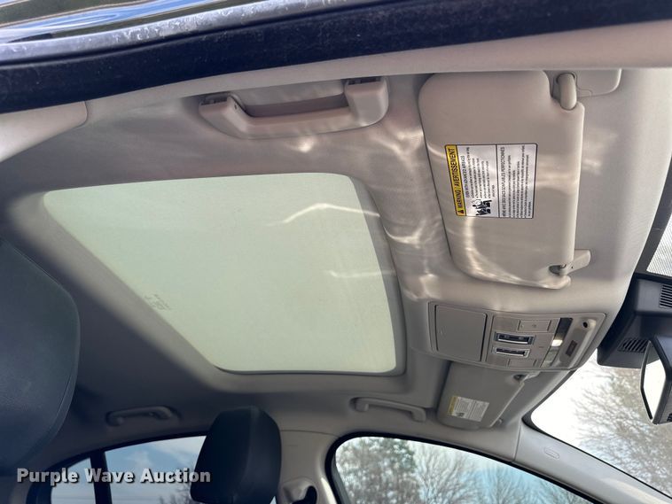 image for item OE9052 2017 Jaguar XE Premium 