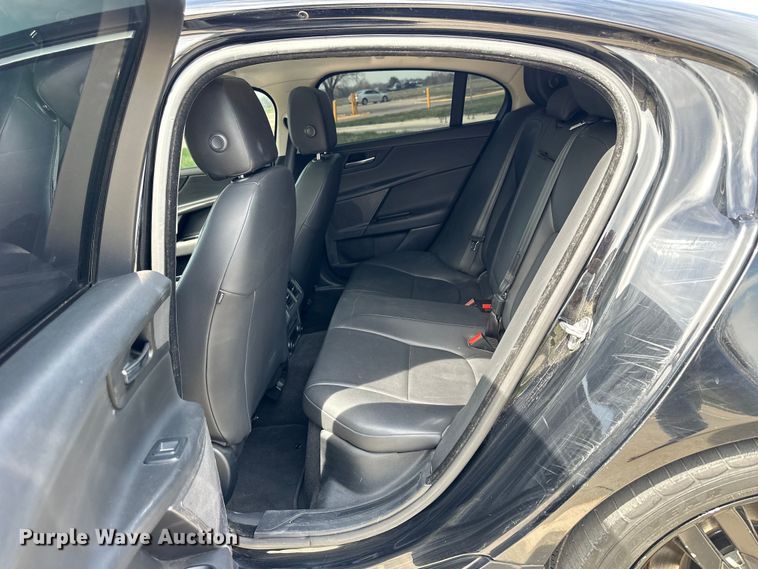 image for item OE9052 2017 Jaguar XE Premium 