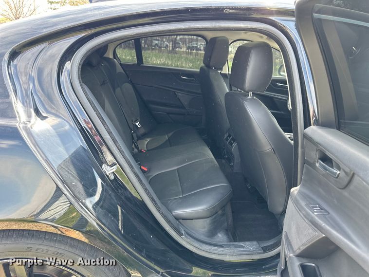 image for item OE9052 2017 Jaguar XE Premium 