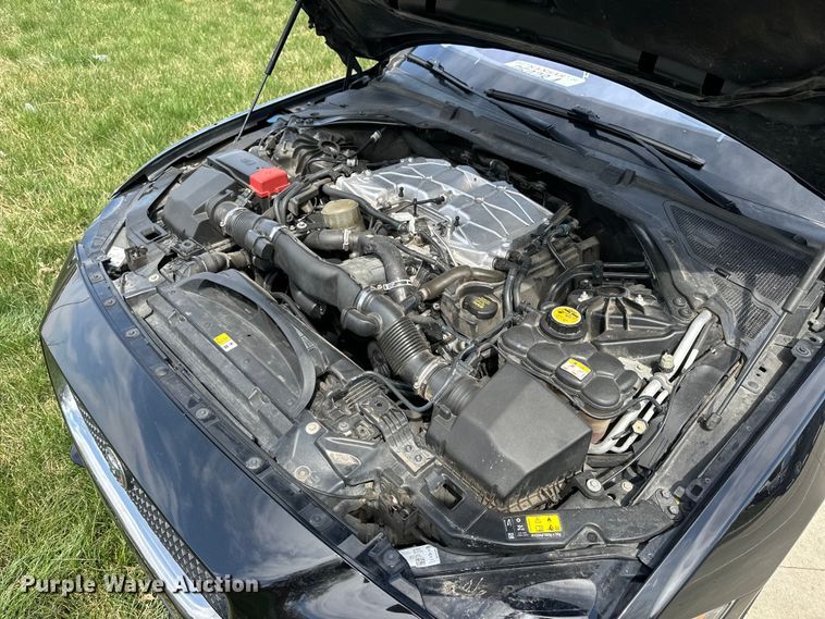 image for item OE9052 2017 Jaguar XE Premium 