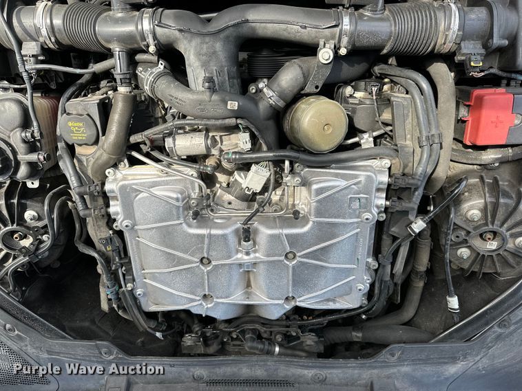 image for item OE9052 2017 Jaguar XE Premium 