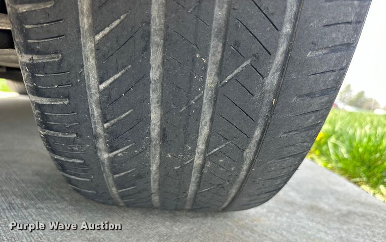 image for item OE9052 2017 Jaguar XE Premium 