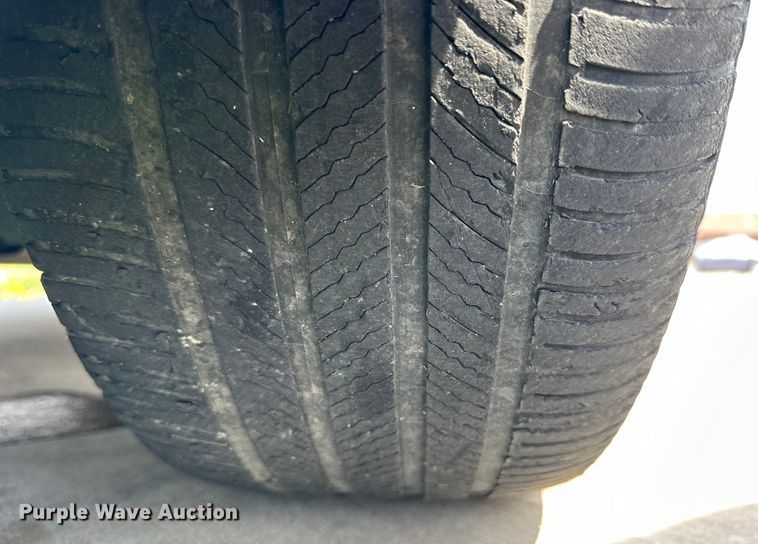 image for item OE9052 2017 Jaguar XE Premium 