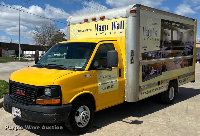 image for item OF9361 2006 GMC Savana G3500 box truck