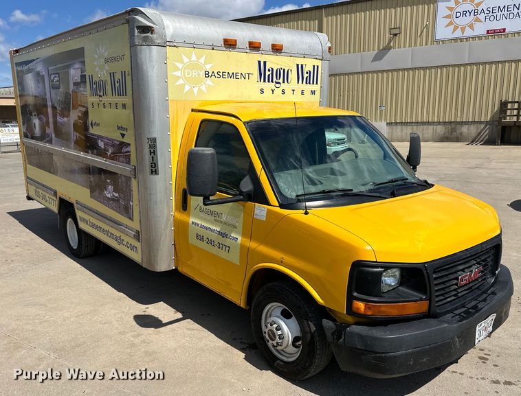 image for item OF9361 2006 GMC Savana G3500 box truck