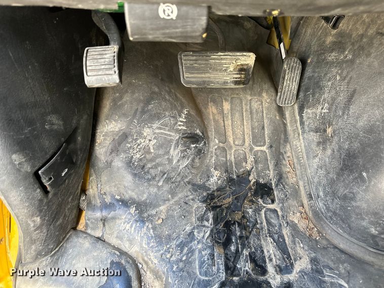 image for item OF9361 2006 GMC Savana G3500 box truck