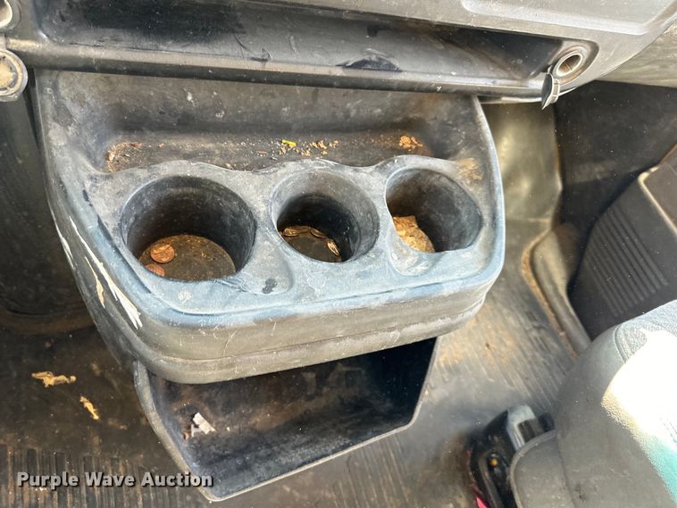 image for item OF9361 2006 GMC Savana G3500 box truck