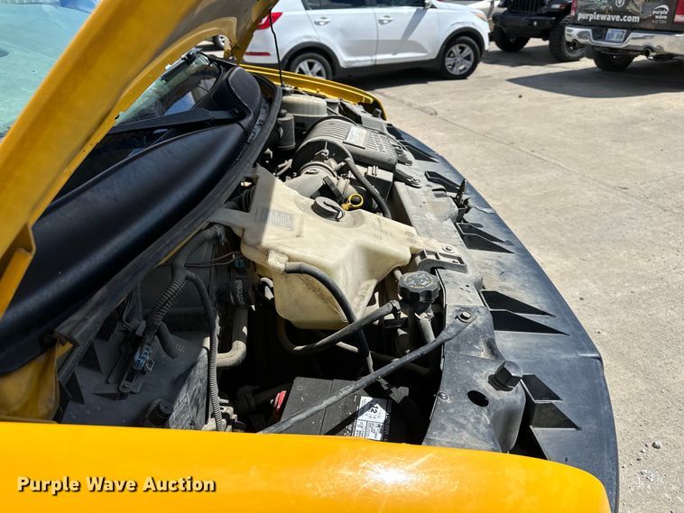 image for item OF9361 2006 GMC Savana G3500 box truck