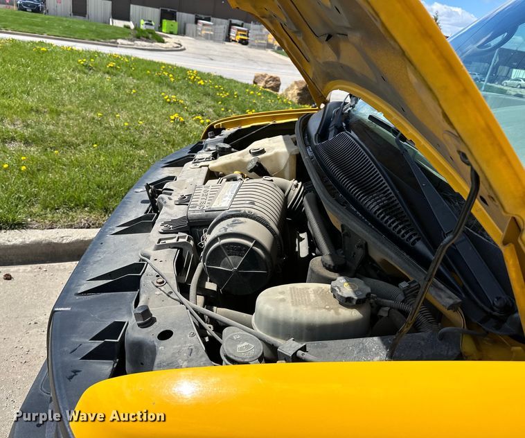 image for item OF9361 2006 GMC Savana G3500 box truck