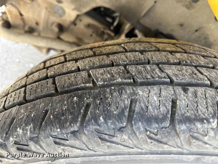 image for item OF9361 2006 GMC Savana G3500 box truck