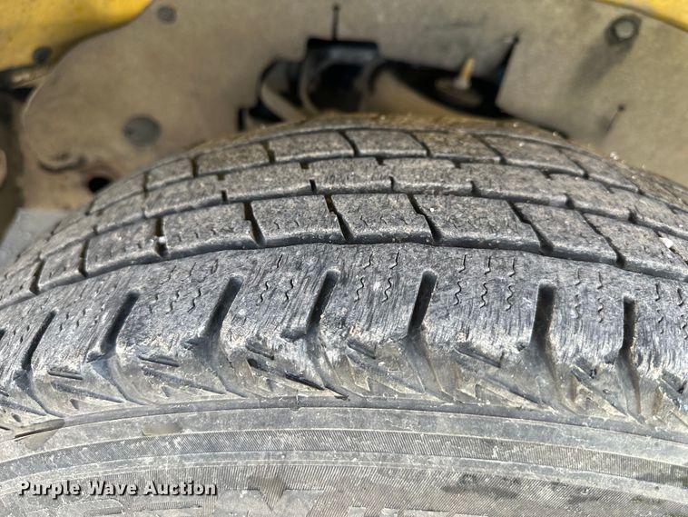 image for item OF9361 2006 GMC Savana G3500 box truck