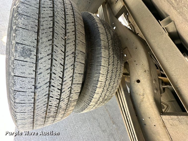 image for item OF9361 2006 GMC Savana G3500 box truck