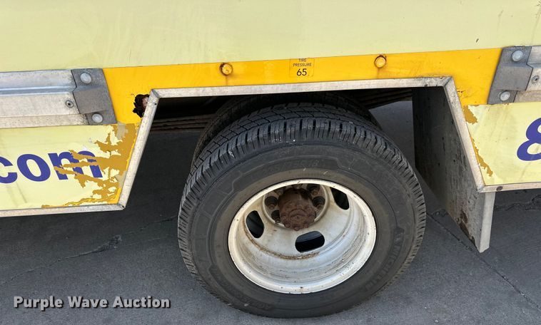 image for item OF9361 2006 GMC Savana G3500 box truck