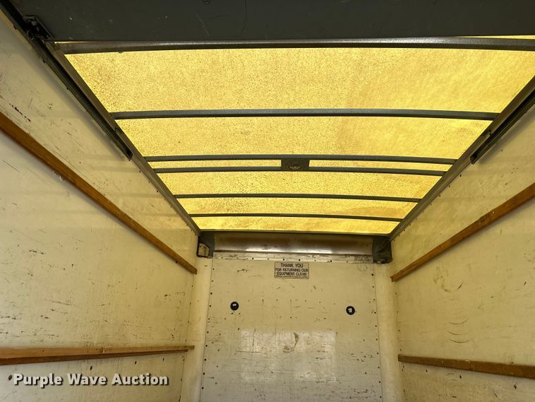 image for item OF9366 2006 GMC Savana G3500 box truck