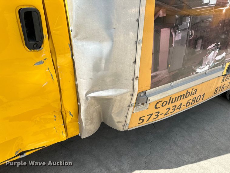 image for item OF9366 2006 GMC Savana G3500 box truck