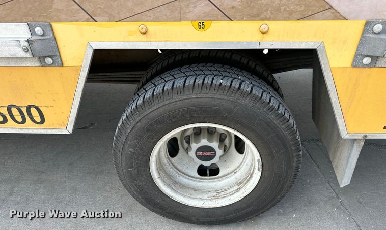 image for item OF9366 2006 GMC Savana G3500 box truck