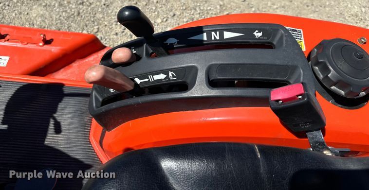 image for item OF9385 Kubota  BX2350 MFWD tractor