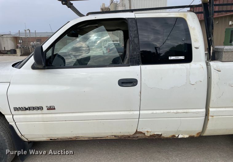 image for item OG9854 2000 Dodge Ram 1500 Club Cab pickup truck