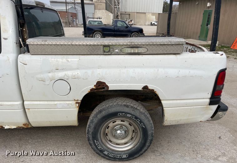 image for item OG9854 2000 Dodge Ram 1500 Club Cab pickup truck