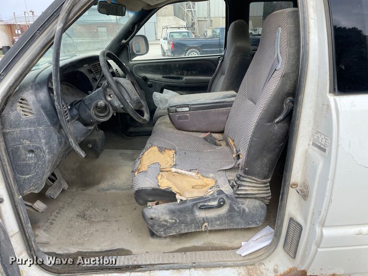 image for item OG9854 2000 Dodge Ram 1500 Club Cab pickup truck