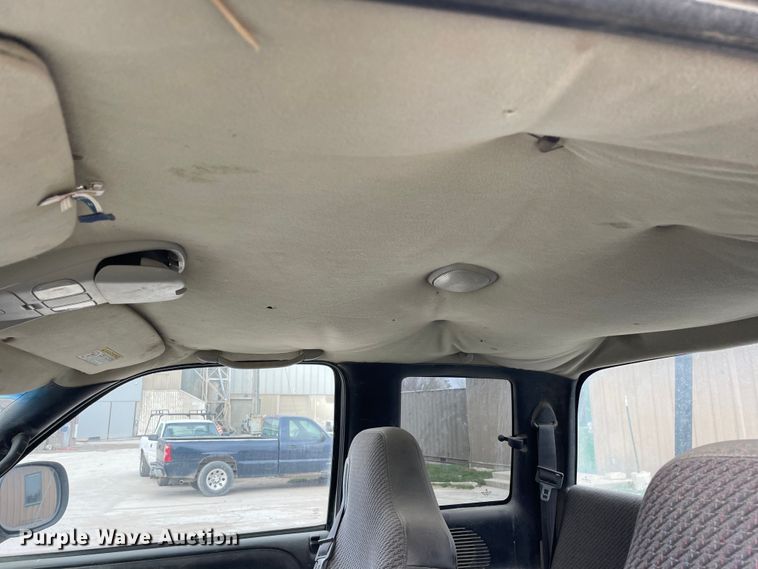 image for item OG9854 2000 Dodge Ram 1500 Club Cab pickup truck