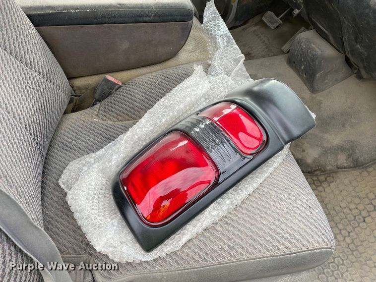 image for item OG9854 2000 Dodge Ram 1500 Club Cab pickup truck