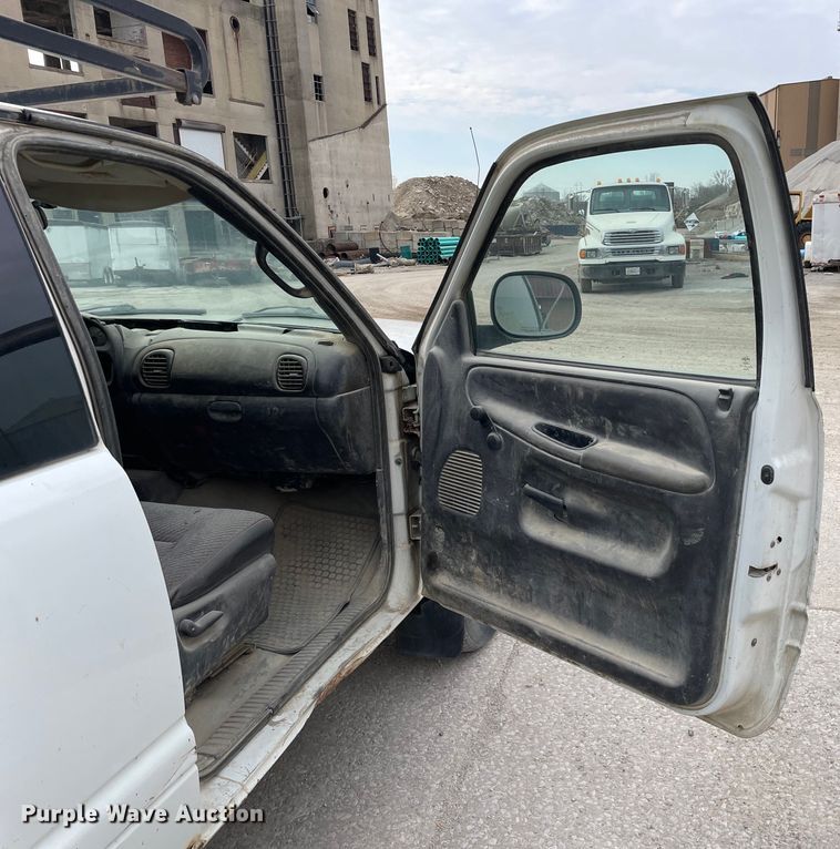 image for item OG9854 2000 Dodge Ram 1500 Club Cab pickup truck