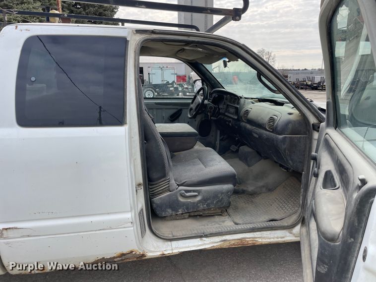 image for item OG9854 2000 Dodge Ram 1500 Club Cab pickup truck