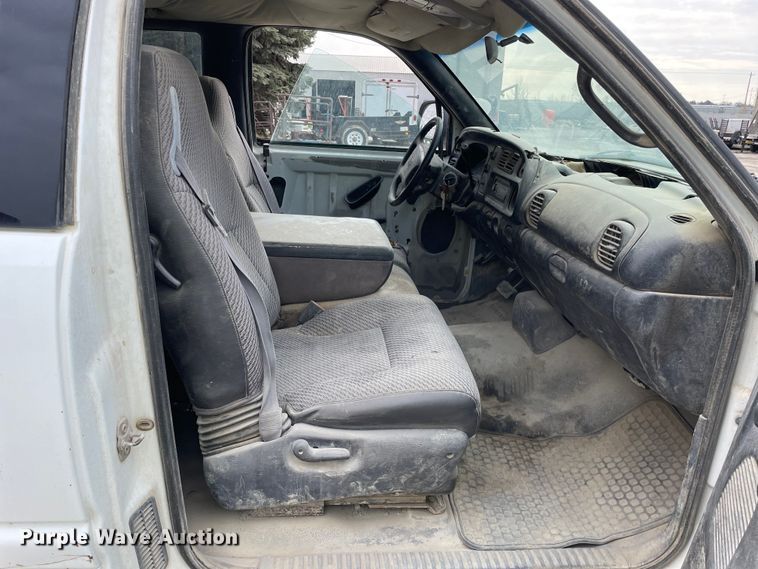 image for item OG9854 2000 Dodge Ram 1500 Club Cab pickup truck