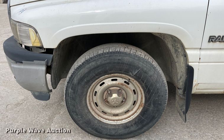 image for item OG9854 2000 Dodge Ram 1500 Club Cab pickup truck