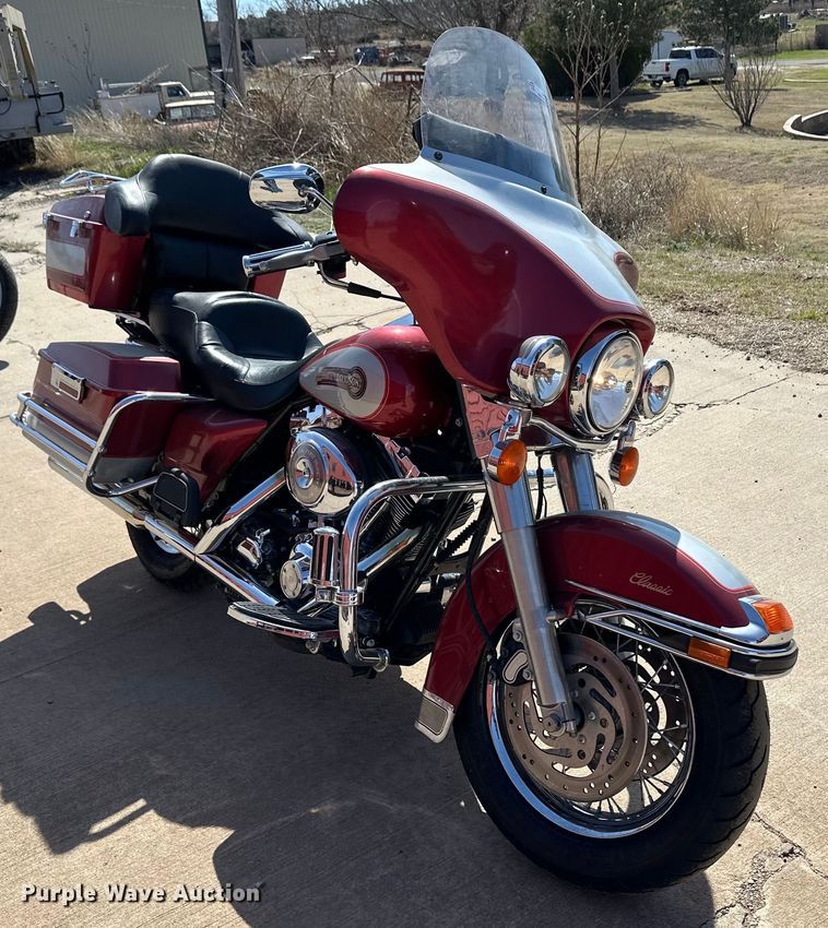 image for item OI9296 2005 Harley Davidson FLHTCI motorcycle