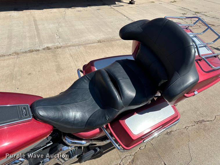 image for item OI9296 2005 Harley Davidson FLHTCI motorcycle