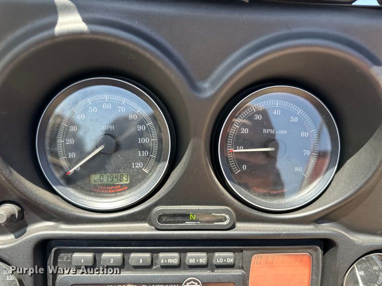 image for item OI9296 2005 Harley Davidson FLHTCI motorcycle