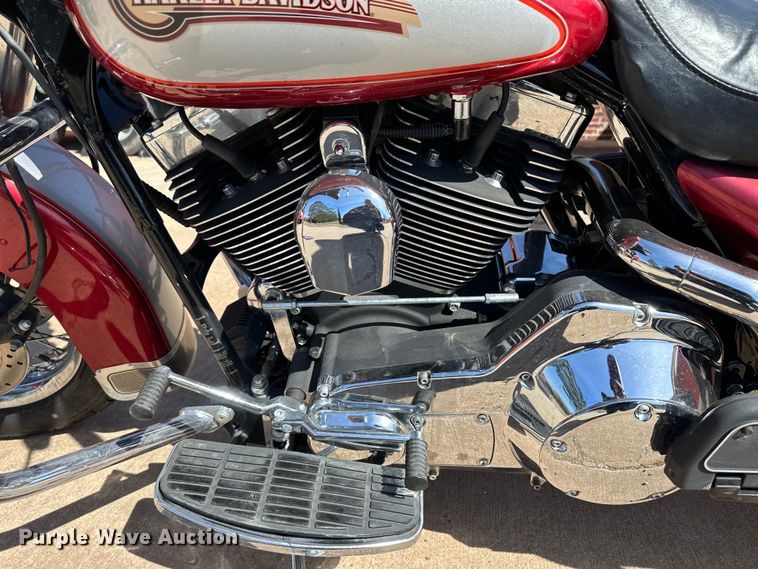 image for item OI9296 2005 Harley Davidson FLHTCI motorcycle