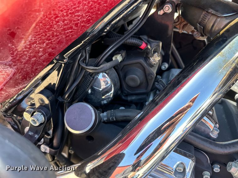 image for item OI9296 2005 Harley Davidson FLHTCI motorcycle