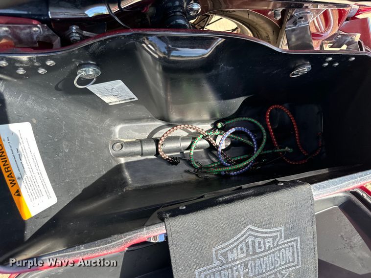 image for item OI9296 2005 Harley Davidson FLHTCI motorcycle